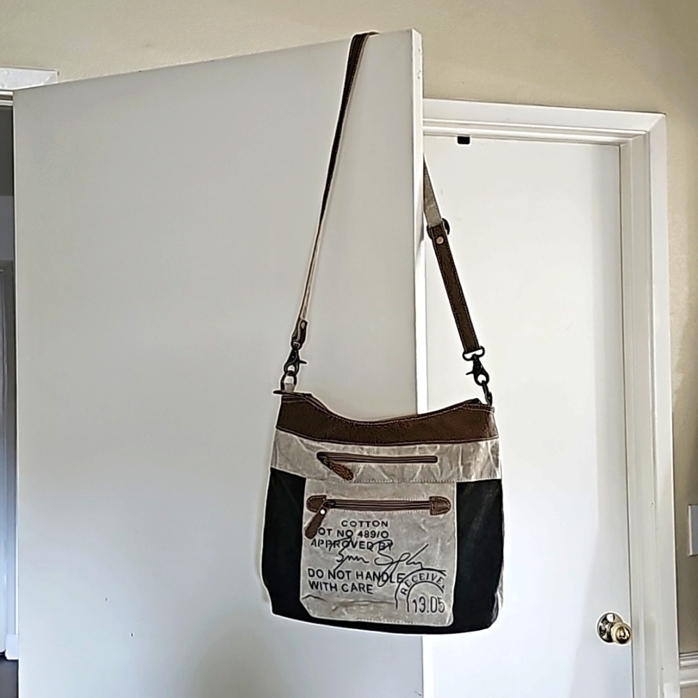 Myra crossbody bag